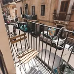 La Tricora Big House كاتانيا